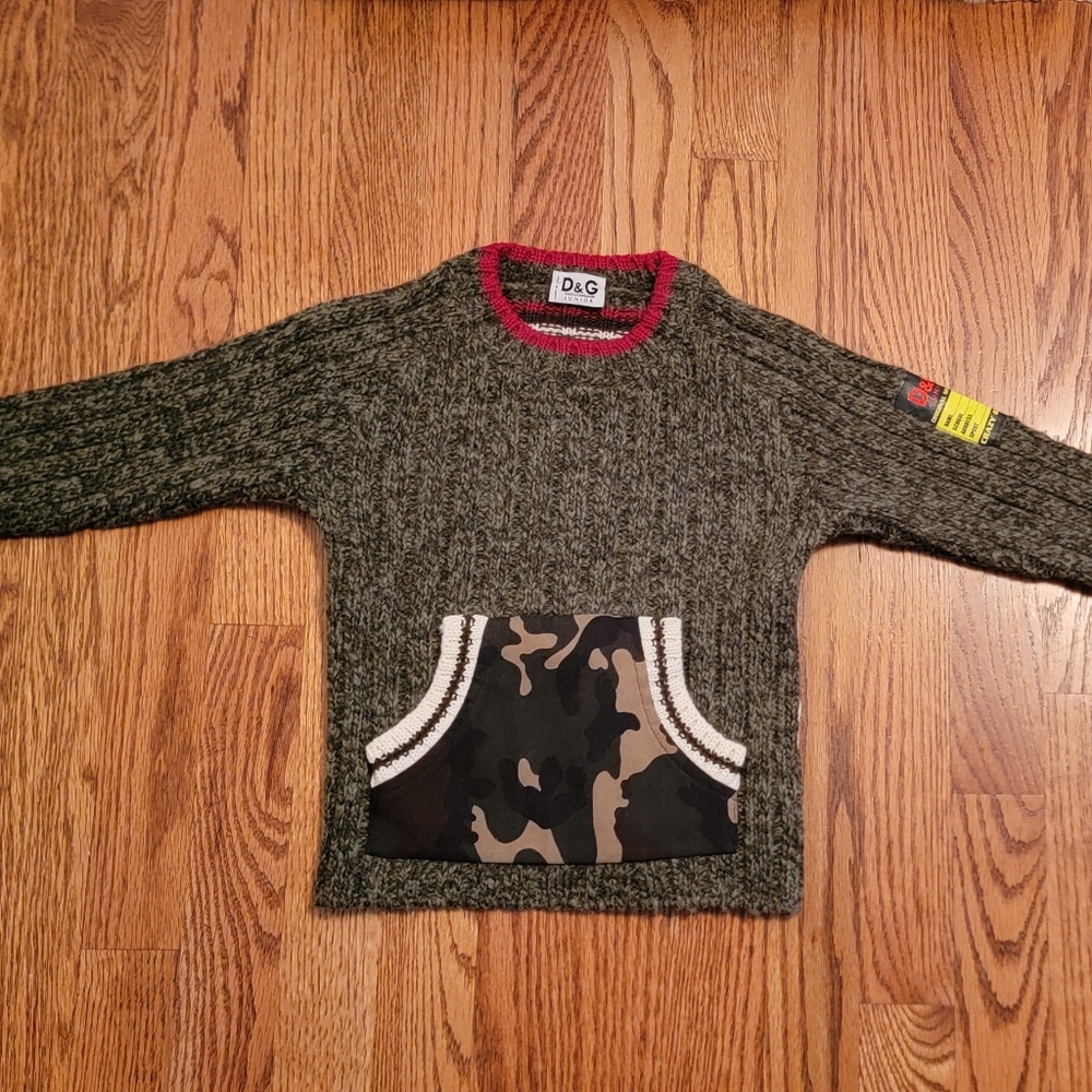 D&G Dolce & Gabbana Juniors long sleeve knit sweater.